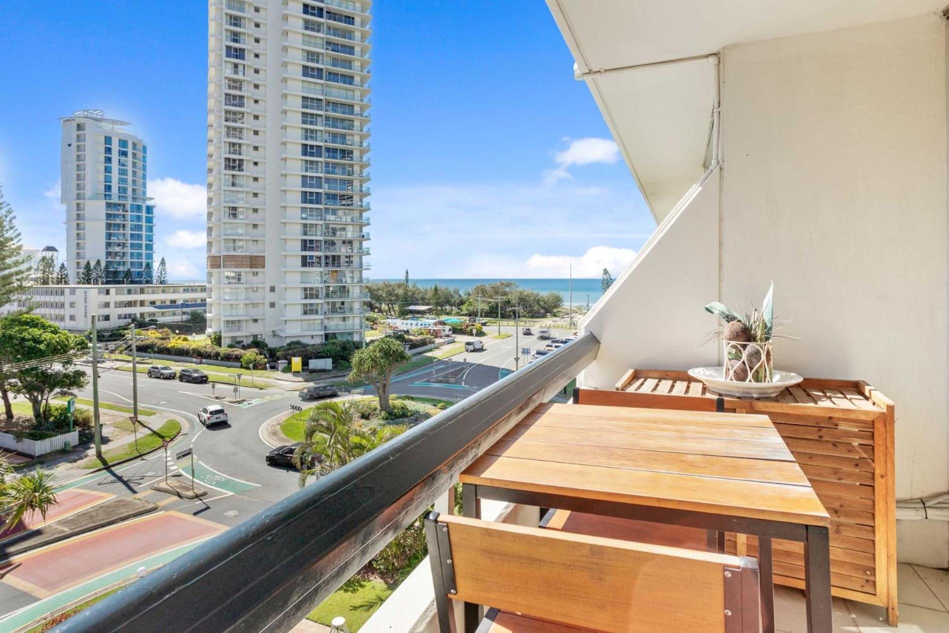 Hi Ho Beach Apartments On Broadbeach Gold Coast Exterior foto