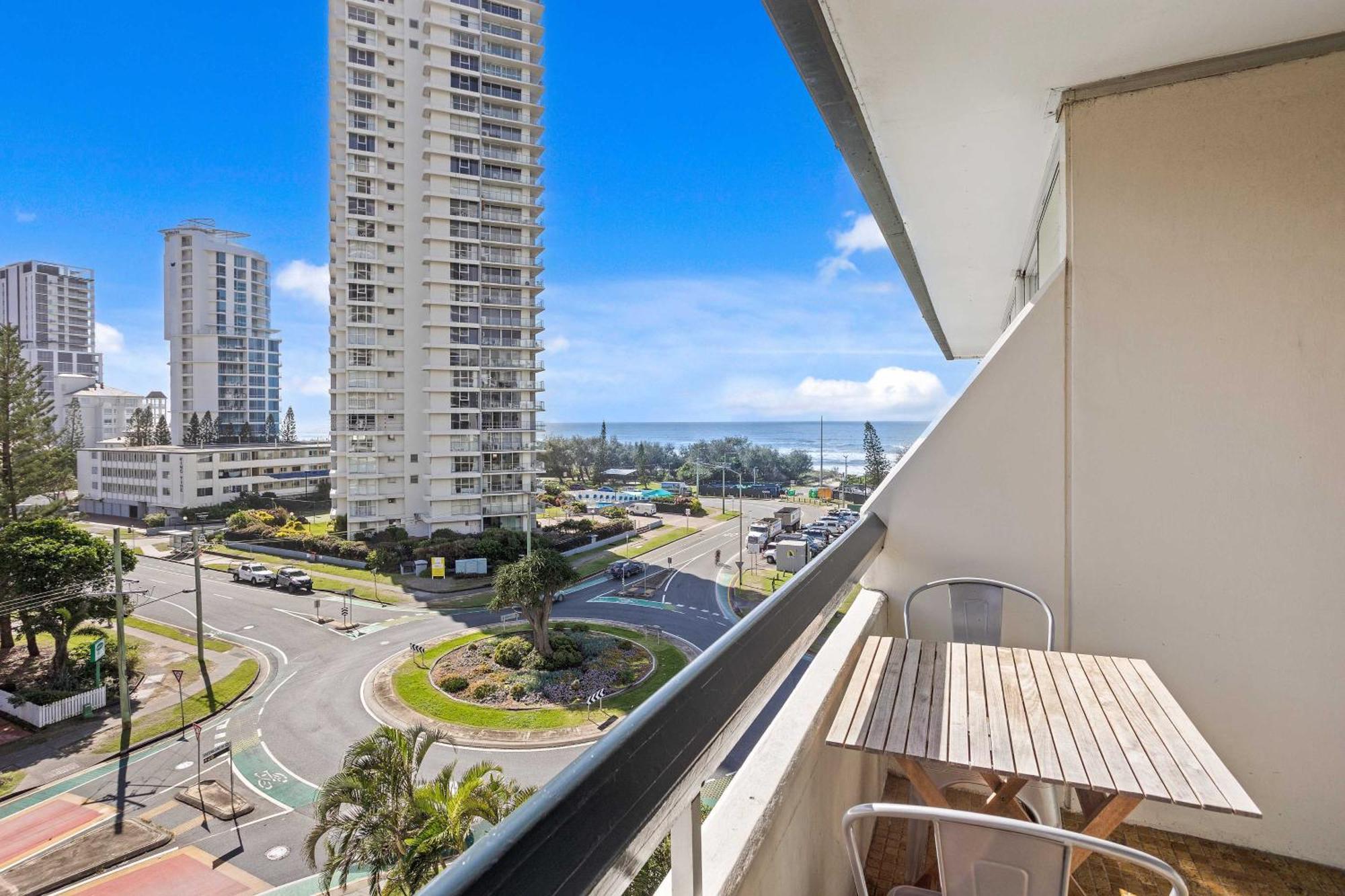 Hi Ho Beach Apartments On Broadbeach Gold Coast Exterior foto