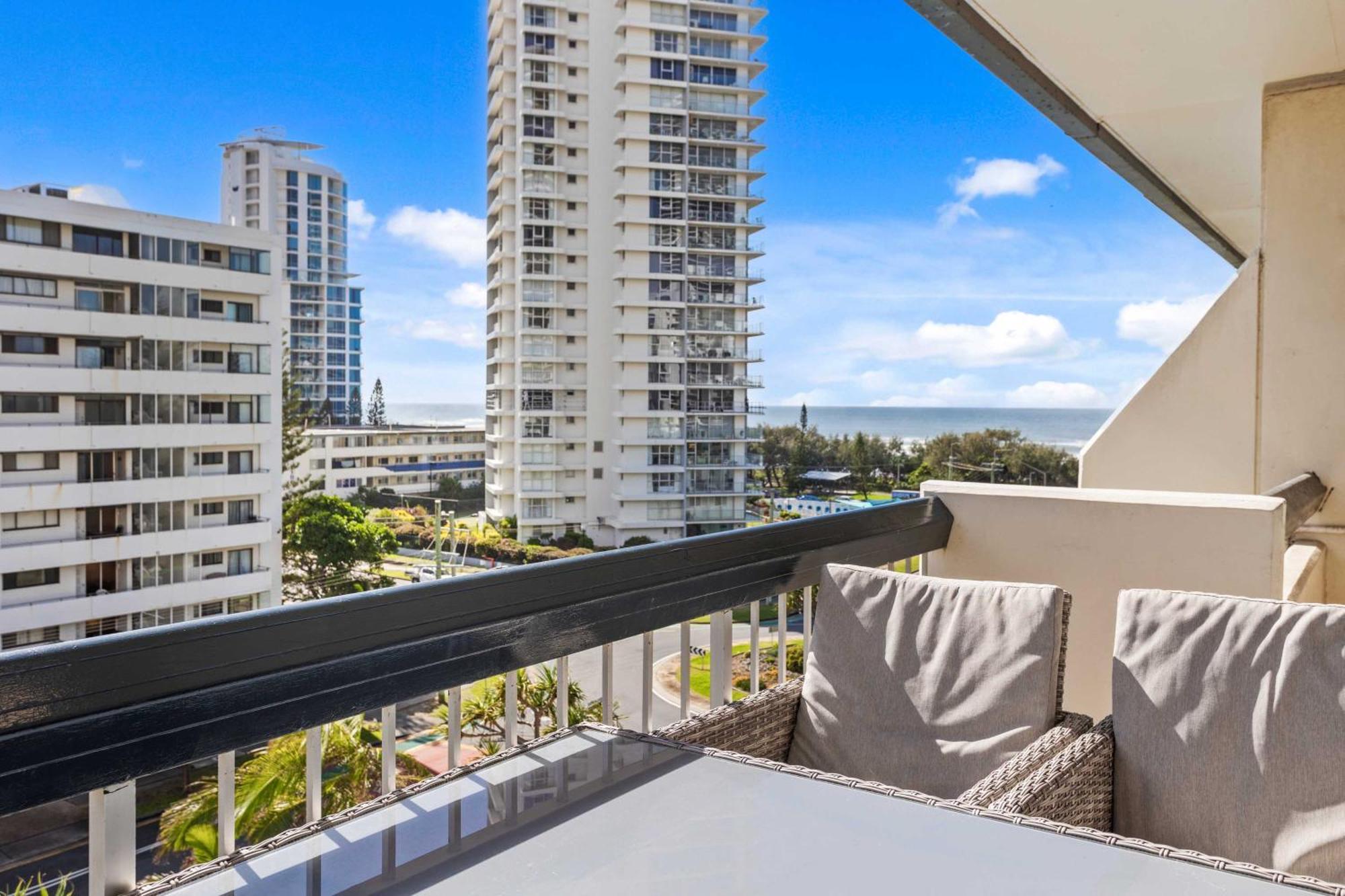 Hi Ho Beach Apartments On Broadbeach Gold Coast Exterior foto